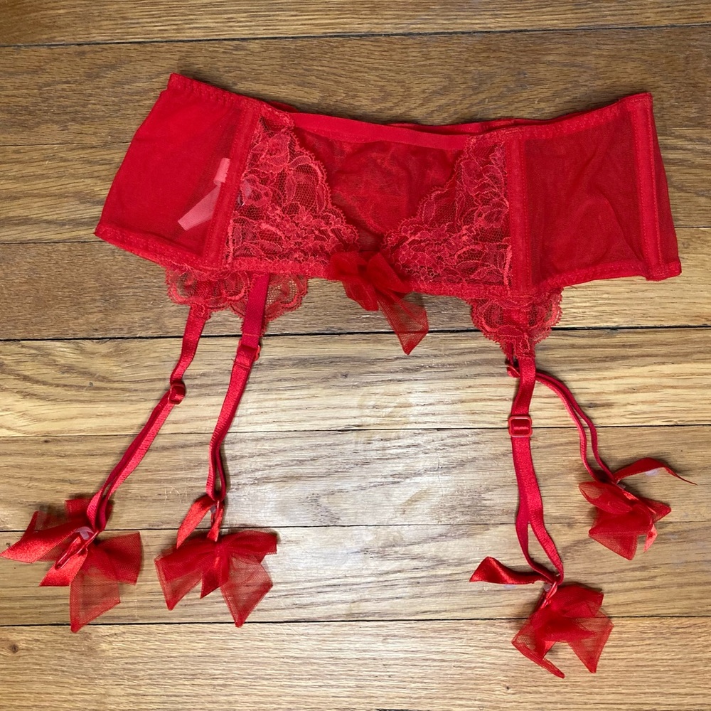 Red Victoria’s Secret Garter Belt M/L